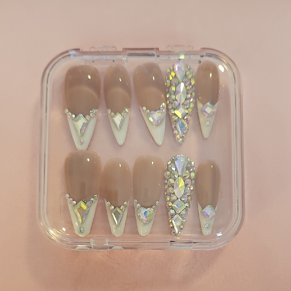 Elegant Rhinestone Press-On Nails
